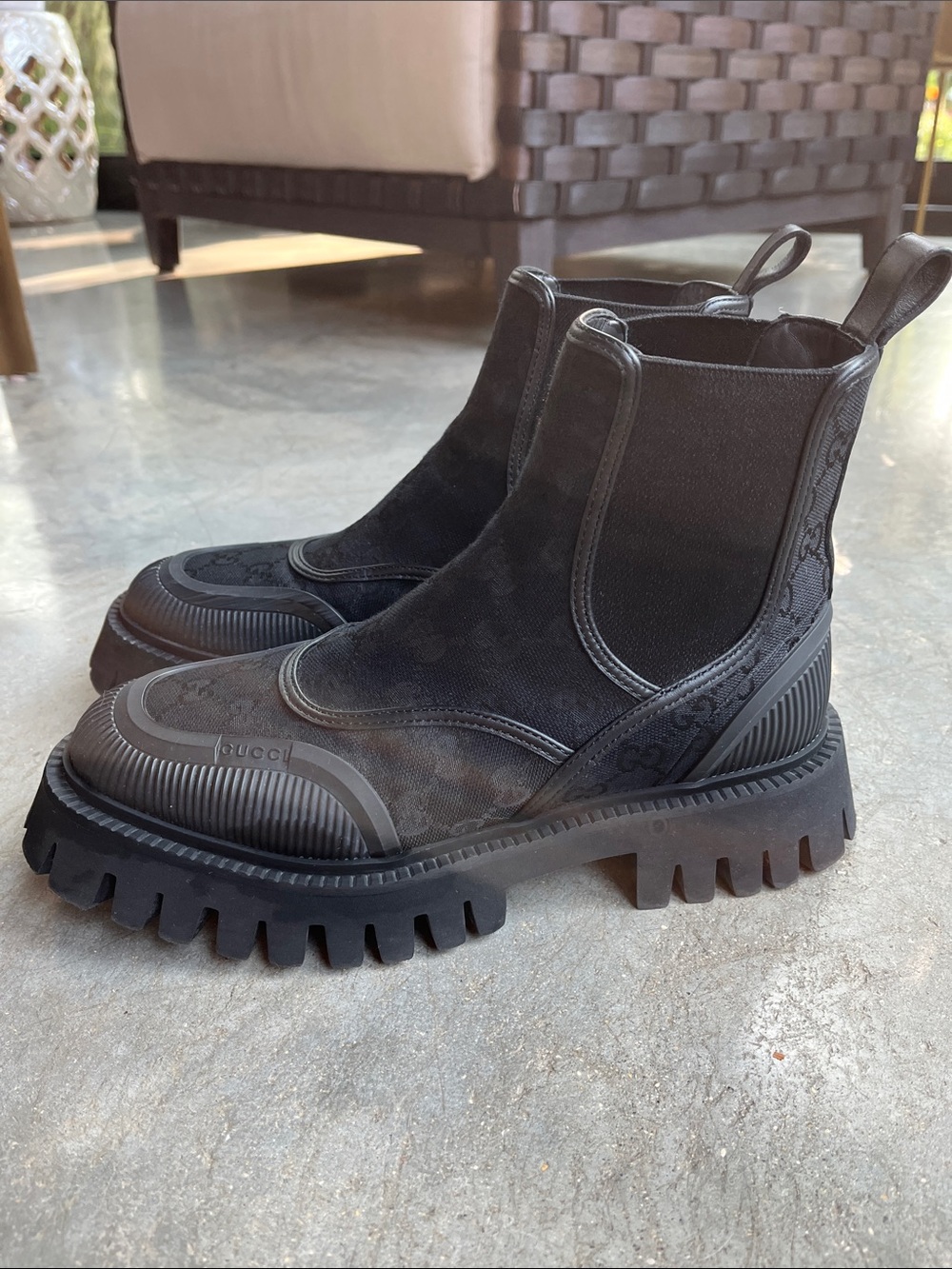 Black Chelsea women’s boots